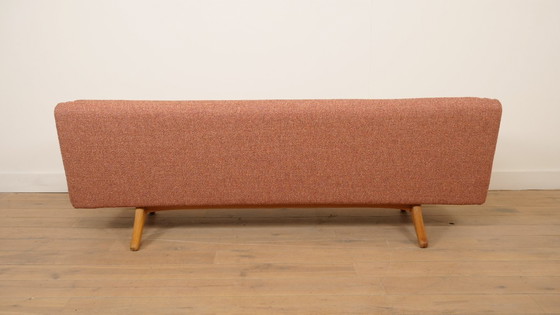 Image 1 of Vintage bank | 3-zits | Illum Wikkelsø | ML-90 | Roze | opnieuw gestoffeerd