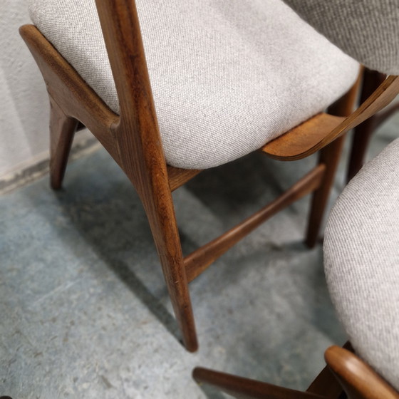 Image 1 of 6 Kuhhornstühle, neu bezogen von Awa Louis van Teeffelen