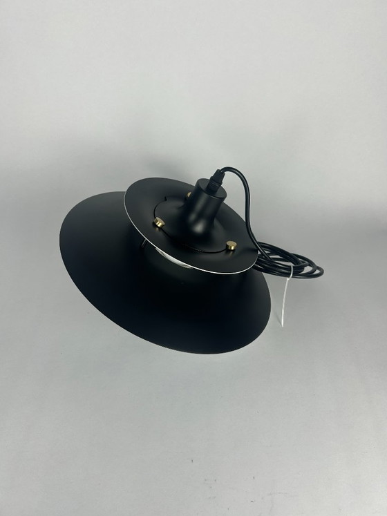 Louis Poulsen PH5 Hues of Black – Pendelleuchten, Aluminium, Brass (photo 6 of 7)
