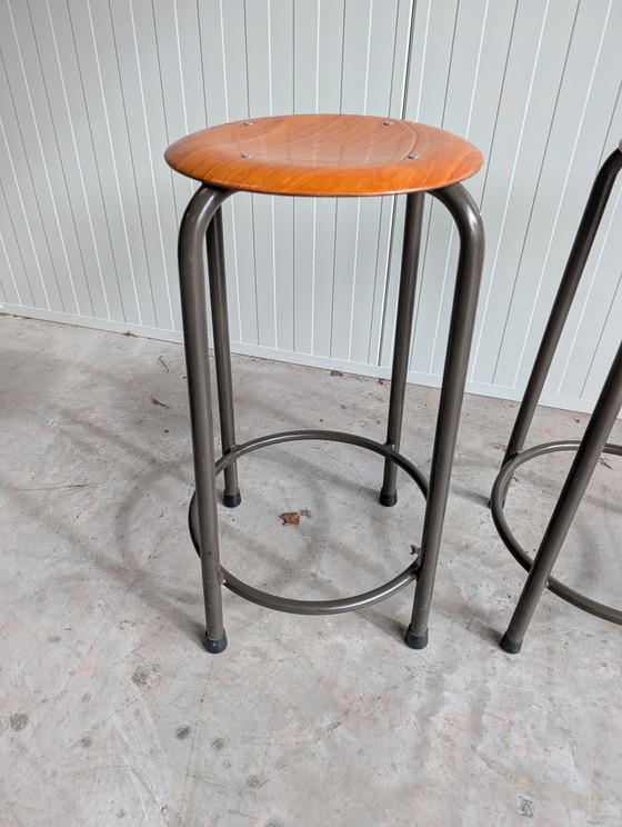 2 School Stools from the 60s and 70s. – Metal, Wood (photo 4 of 9)