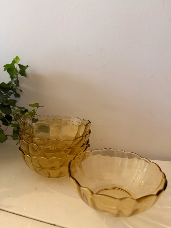 Set di 5 Piatti Vintage in Vetro Pressato – Ciotole, Glass (photo 3 of 5)