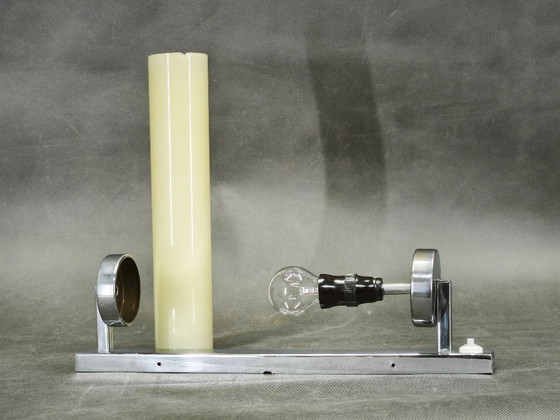 Image 1 of Applique murale Bauhaus des années 1930 en chrome et verre crème, Tchécoslovaquie