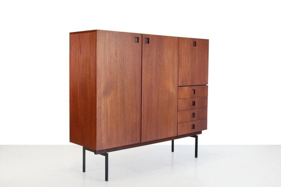 Highboard en teck Hulmefa série Propos – Armoires de rangement, Mid Century Modern (photo 2 of 8)