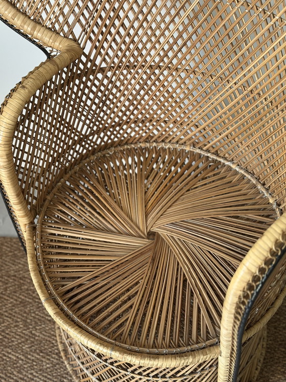 Image 1 of Rotan pauwstoel