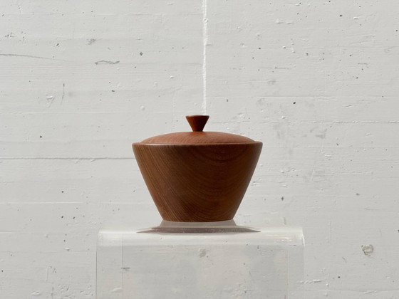 Image 1 of Caja de madera de teca con tapa, Escandinavia, década de 1960.