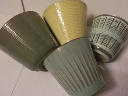 4 vintage flower pots