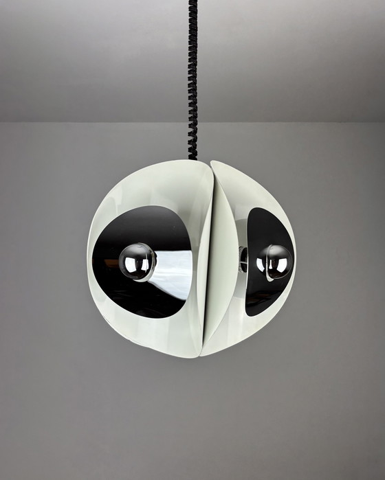 Image 1 of Goffredo Regianni Italien Space Age Pendelleuchte, 1970er Jahre, weiß lackiertes Metall &amp; Chromschilde, Mid Century, Industr