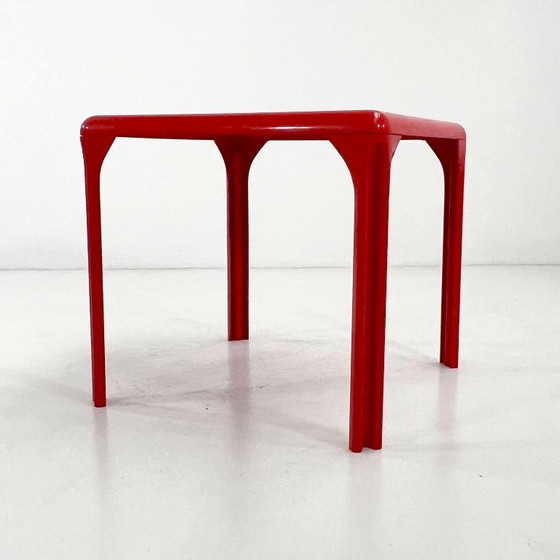 Image 1 of Table de salle à manger Red Stadio de Vico Magistretti pour Artemide, années 1970