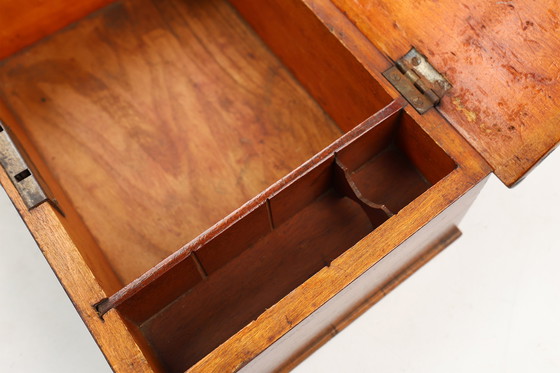 Image 1 of Scatola da cucito Art Déco francese con coperchio giallo, anni '900