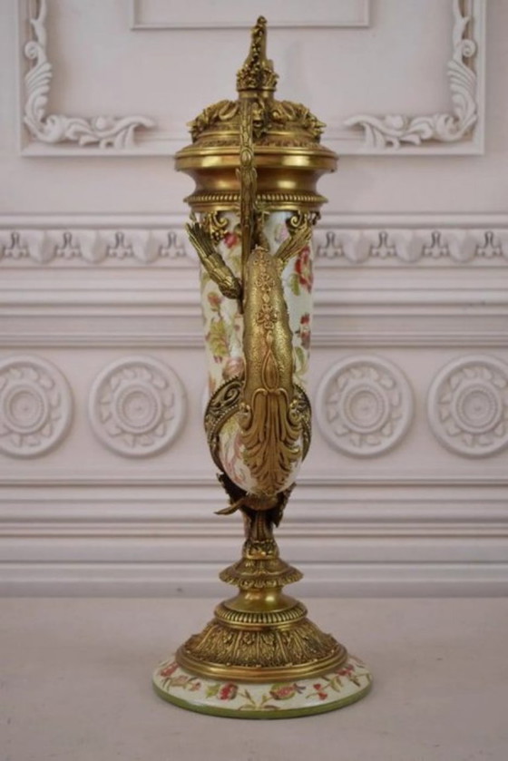 Scultura a Corno in Porcellana di Lusso con Montature in Bronzo – Imponente Capolavoro Decorativo di Alta (photo 4 of 11)