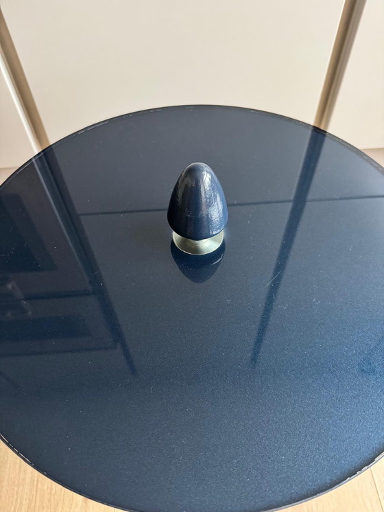 Image 1 of Leolux Zyga design bijzettafel bleu verre