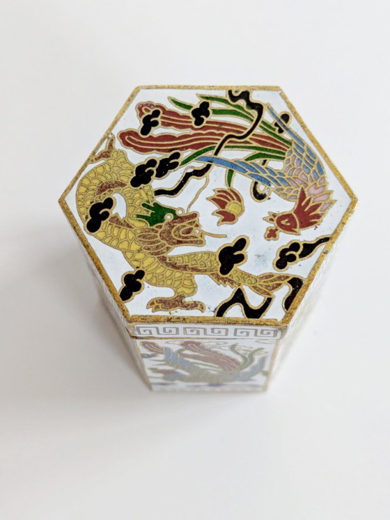 Image 1 of Set van 2 cloisonné doosjes met draak en feniks, wit emaille, vintage Chinese decoratie