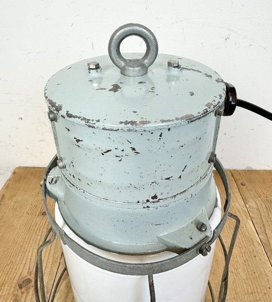 Image 1 of Lampada industriale a gabbia in alluminio con vetro opalino di Elektrosvit, anni '70