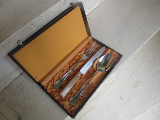 Art Deco 3-teiliges Besteckset aus Chrom (Inoxydable) in Box, Box Mock Coc – besteksets, Plastic, Chrome (photo 2 of 10)