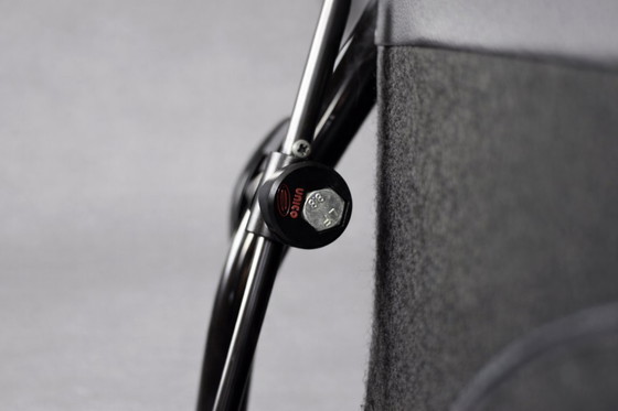 Image 1 of Poltrona girevole e pouf in pelle nera danese moderna vintage di metà secolo di Unico, anni '70, set di 2