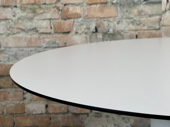 Image 1 of Andreu World Reverse Occasional bianco