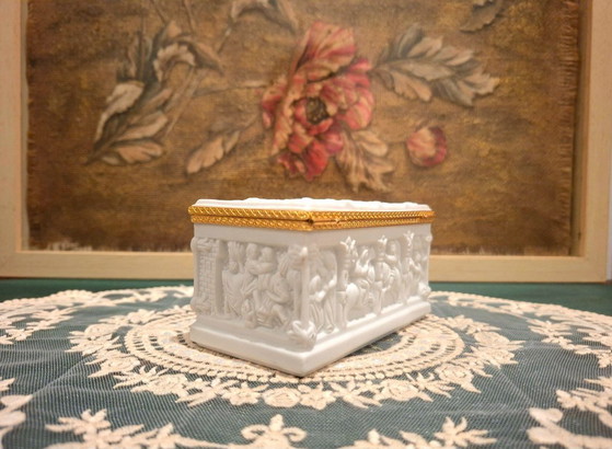 Portagioie o cofanetto in porcellana di Limoges con montatura in ottone dorato - ca. 1975 - Decorazione (photo 7 of 10)