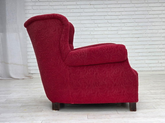 Image 1 of Poltrona relax danese, anni '50, tessuto rosso, gambe in legno di frassino.