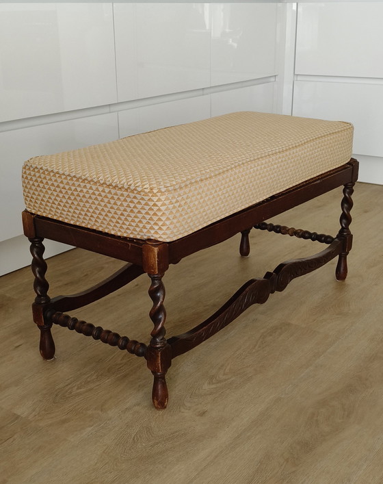 Image 1 of Banc des années 50 de grand-mère avec coussin Studio Habib