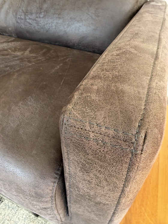 Image 1 of Prominente bruin in pelle scamosciata con 3 brufoli