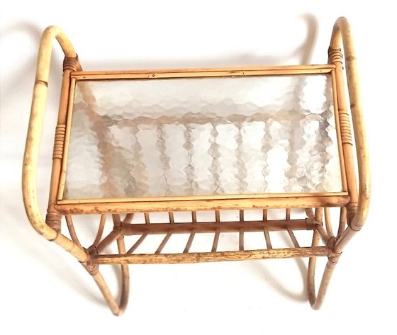 Image 1 of Table d'appoint et porte journaux Rotin Années 60