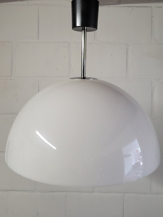 Image 1 of Lampada a sospensione vintage in plexiglass dell'era spaziale, bianca, probabilmente anni '70