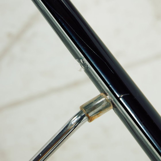 Image 1 of MK10078 Tavolino in metallo e vetro di Niels Bendtsen