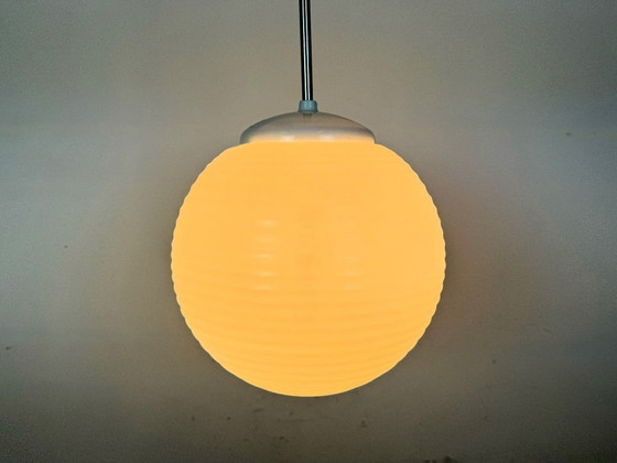 Image 1 of Vintage kroonluchter met melkglas van Elektrosvit, jaren 60