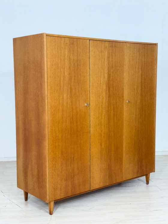 Image 1 of Magnifique armoire vintage, placard à linge, meuble en bois, style milieu du siècle