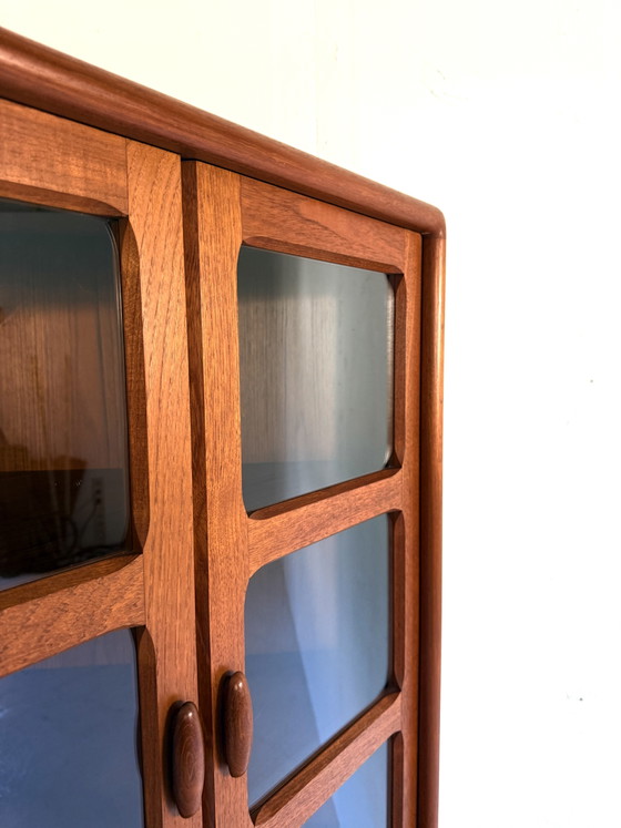 Vetrina ad angolo vintage in teak, Dyrlund anni '70 – Vetrine, Glass, Wood (photo 7 of 12)