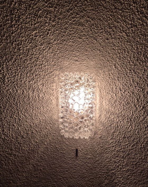 Image 1 of Glashütte Limburg wandarmatuur van ijsglas met trekschakelaar, vintage lamp uit 1960