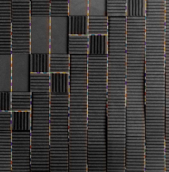 Image 1 of Carré Noir Ondulé Françoise Luciani