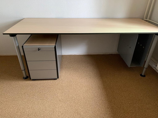 Gispen Next Schreibtisch mit Schubladen