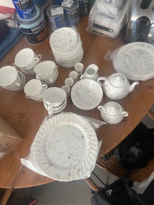 Wedgwood Conway service multi-piece