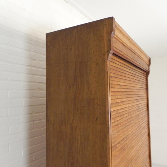 Image 1 of Cassonetto per tapparella alto 229 cm con due ante una sopra l'altra, anni '30