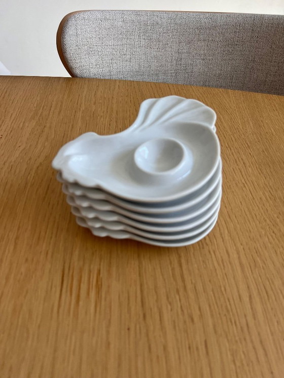 Image 1 of Portauova in porcellana vintage a forma di pollo