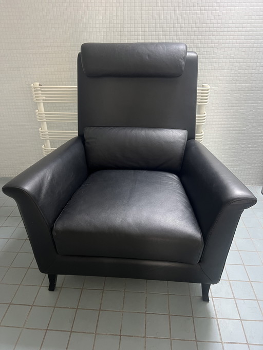 Auténtico sillón Poltrono Frau, cuero negro, impecable