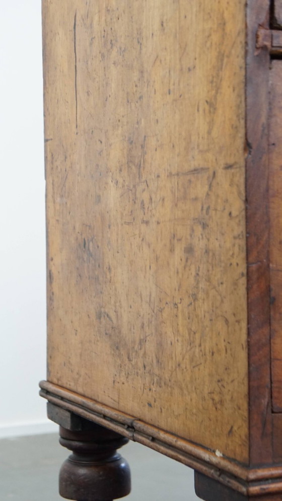 Image 1 of Gran cómoda antigua inglesa doble de principios del siglo XIX con 5 cajones.