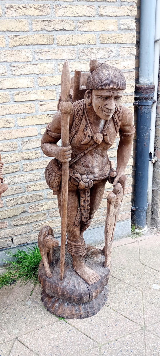 Image 1 of Zwei aus Holz geschnitzte Jäger