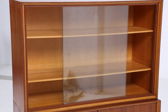 Image 1 of Vetrina d'epoca anni '60 | Armadio di metà secolo, retro in legno #07-67