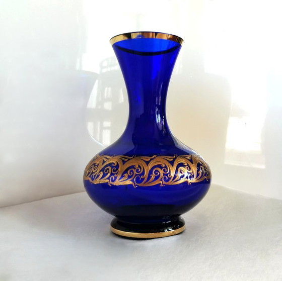 Image 1 of VAS DE CRISTAL AZUL COBALTO DE BOHEMIA Y CUADRO DORADO