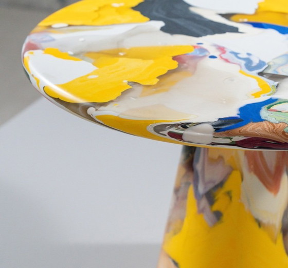 Image 1 of Tavolino laterale con contenitore per fusione