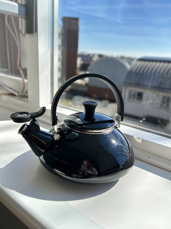 Image 1 of Le Creuset Fluitketel (1.5L) Zwart - Brandschoon & Als Nieuw