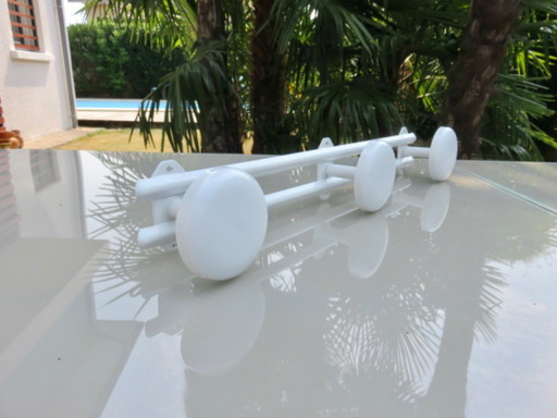 Wall-mounted coat rack with 3 hooks in white lacquered metal, 80s'.