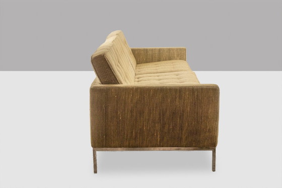 Image 1 of Florence Knoll, voor Knoll. Sofa en twee fauteuils. Jaren 60-70.