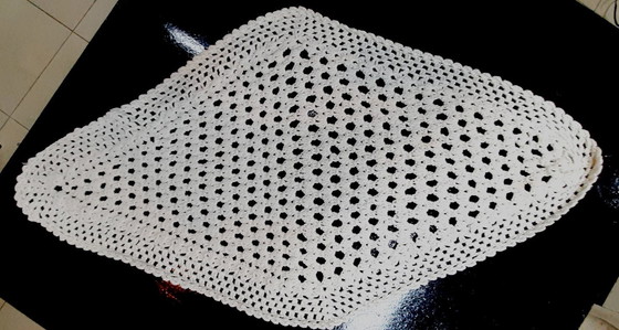 Image 1 of Tovaglia vintage piccola all'uncinetto fatta a mano 30 x 21 cm