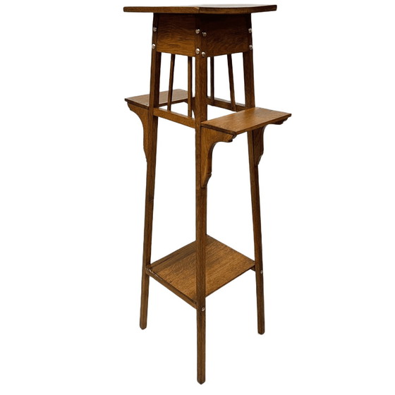Image 1 of Mesa de pedestal para plantas con estantes laterales, estilo Art and Crafts, roble, década de 1890
