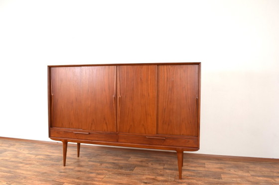 Mid-Century Danish Teak Highboard Model 13 by Gunni Omann for Omann Jun, 1960s. – Sideboard, Wood (photo 11 of 19)