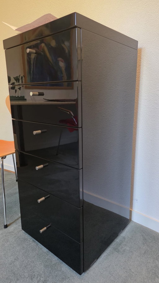 Mooie zwarte Cappellini ladenkast