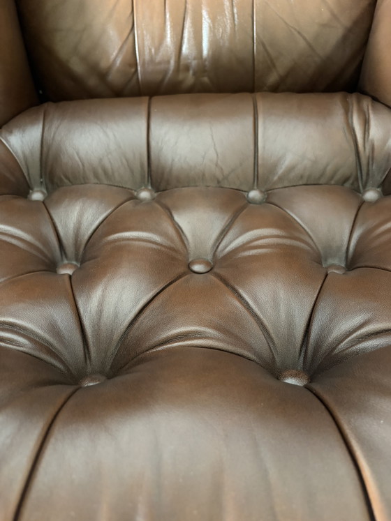 Vintage Armchair - Chesterfield Style – Leather, Wood (photo 10 of 12)